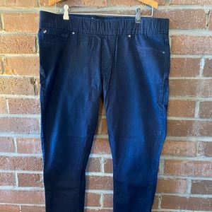 EUC Denizen by Levi’s pull on skinny jeans. Size 18z  Dark Blue.